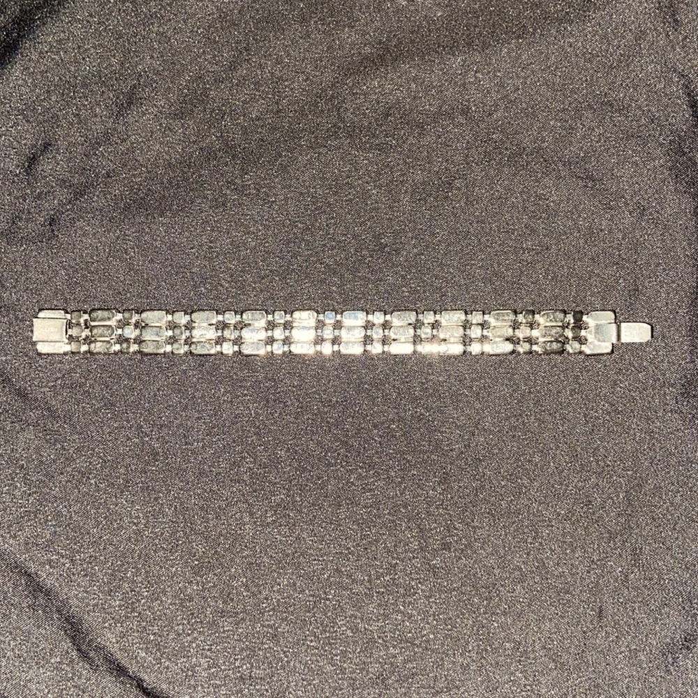 Weiss Rhinestone Bracelet - Picture 2 of 12